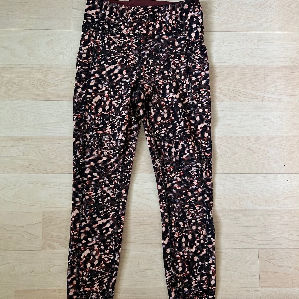 LULULEMON Invigorate High-Rise Tight 25" (size 6) **LIKE NEW**